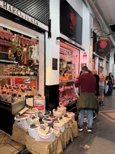 Tienda Ramírez Gourmet Mercado de la C/ Feria, Puesto 21 (Sevilla)